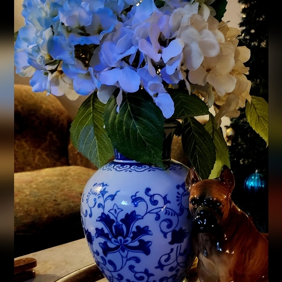 NEW hydrangea in gorgeous vase - Picture 4 of 6